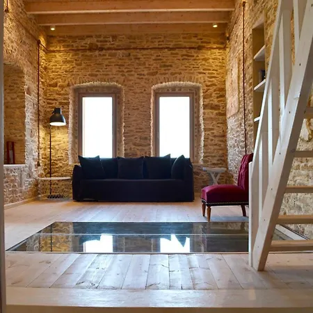 Delightful House With Patio & Rooftop Terrace